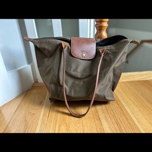 Longchamp Tote | olive green